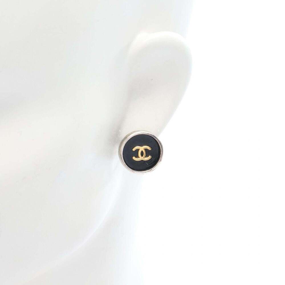 CHANEL Black Logo Earrings - Picture 4 of 4